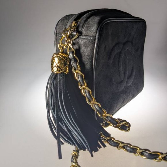 Beautiful Vintage Chanel Velvet Tassel Crossbody Hand Bag in Black/Gold - Picture 11 of 16